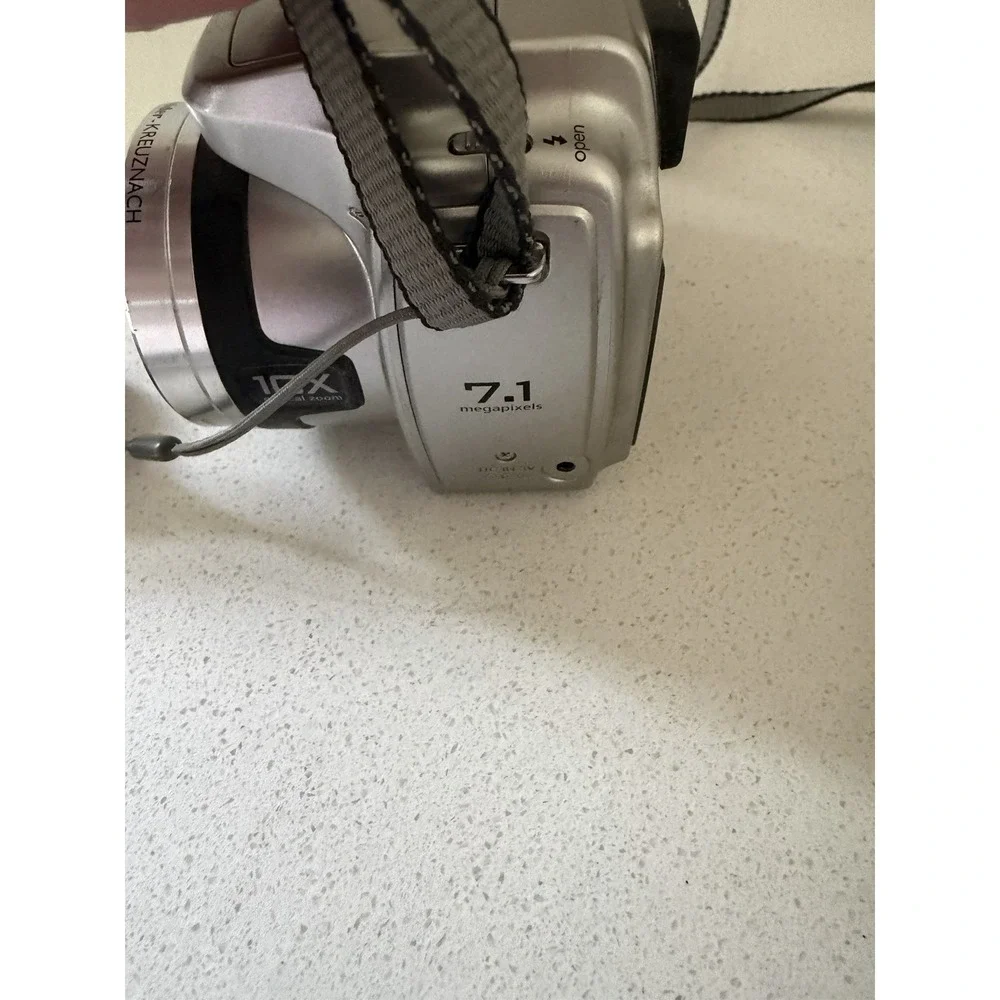 Kodak EasyShare Z740 5.0MP Digital Bridge Camera 10x Optical Zoom Not Tested